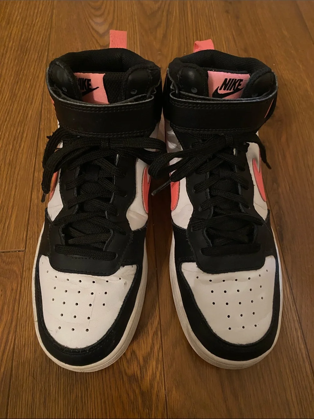 Nike Big Kids High-Top Court BOROUGH MID 2 Sneakers in Black, White & Pink